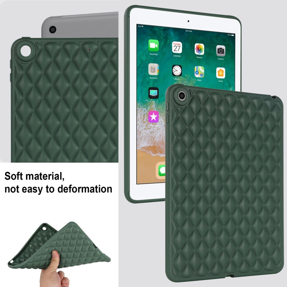 iPad 9.7 (2018-2017) / iPad Air 2 Fleksibelt Plastik Bagside Cover - Rhombe Design - Grøn