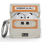 Apple AirPods (4. Gen.) Silikone Cover m. Kassettebånd Design & Karabinhage - Beige