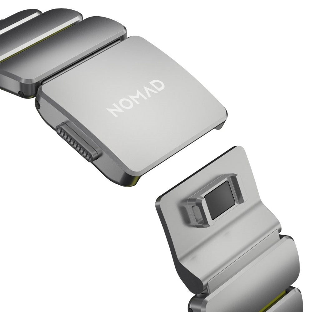 Nomad Apple Watch (42 / 44 / SE / 45 / 46 / 49mm) Stratos Rem - Natural Titanium - Volt