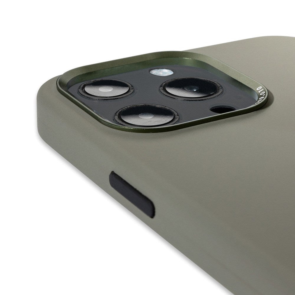 Decoded iPhone 13 Pro AntiMicrobial Silikone Bagside Cover - MagSafe Kompatibel - Olive