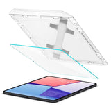 iPad Pro 13" (2024) Spigen EZ Fit Glas.tR Skærmbeskyttelse - Case Friendly - Gennemsigtig