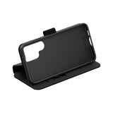 CARE by PanzerGlass Samsung Galaxy S25 Ultra Feature Wallet Case m. Kickstand - Sort