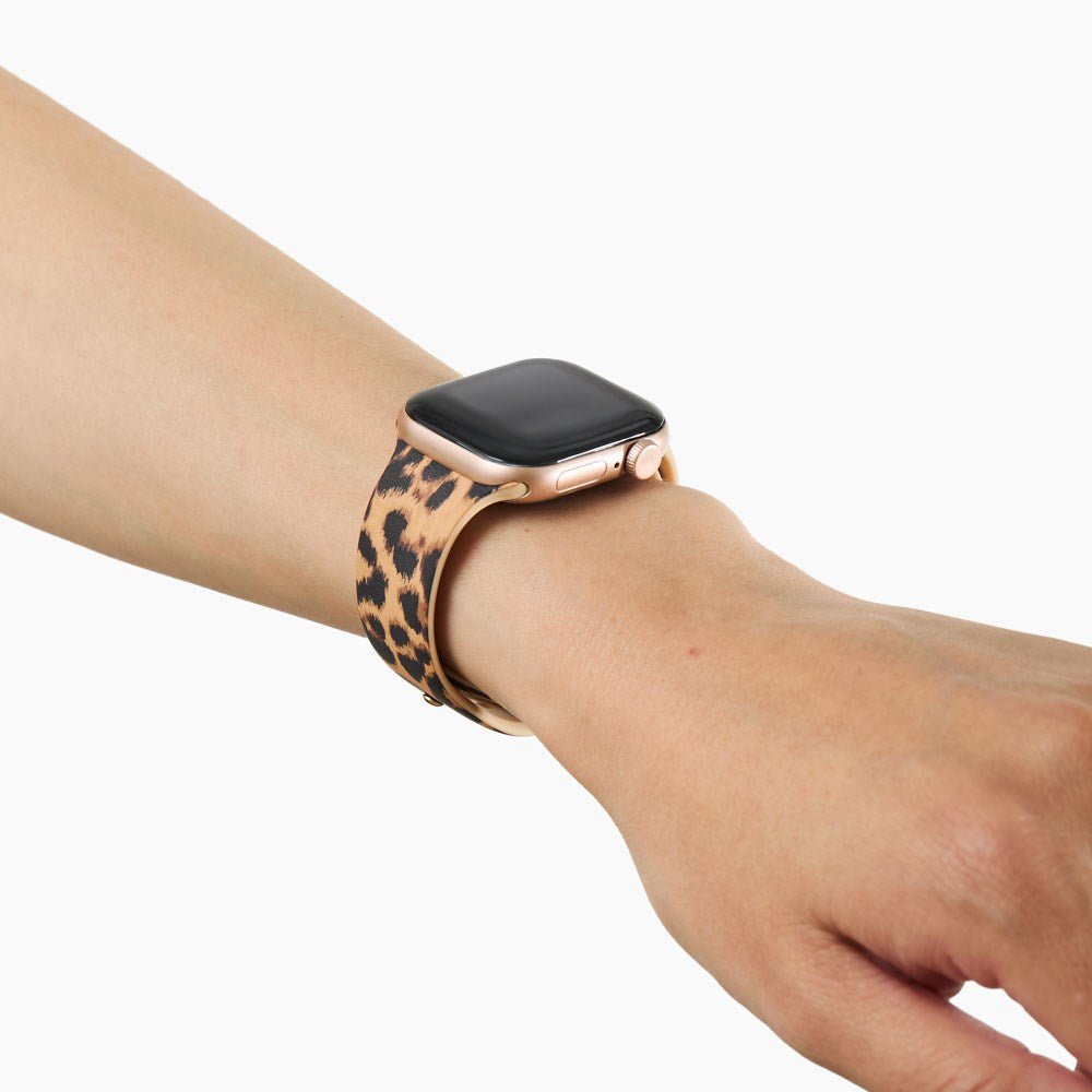 Apple Watch (42/44/SE/45/46/49mm) iDeal of Sweden Silikonerem - Str. M/L - Timeless Leo