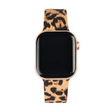 Apple Watch (42/44/SE/45/46/49mm) iDeal of Sweden Silikonerem - Str. M/L - Timeless Leo
