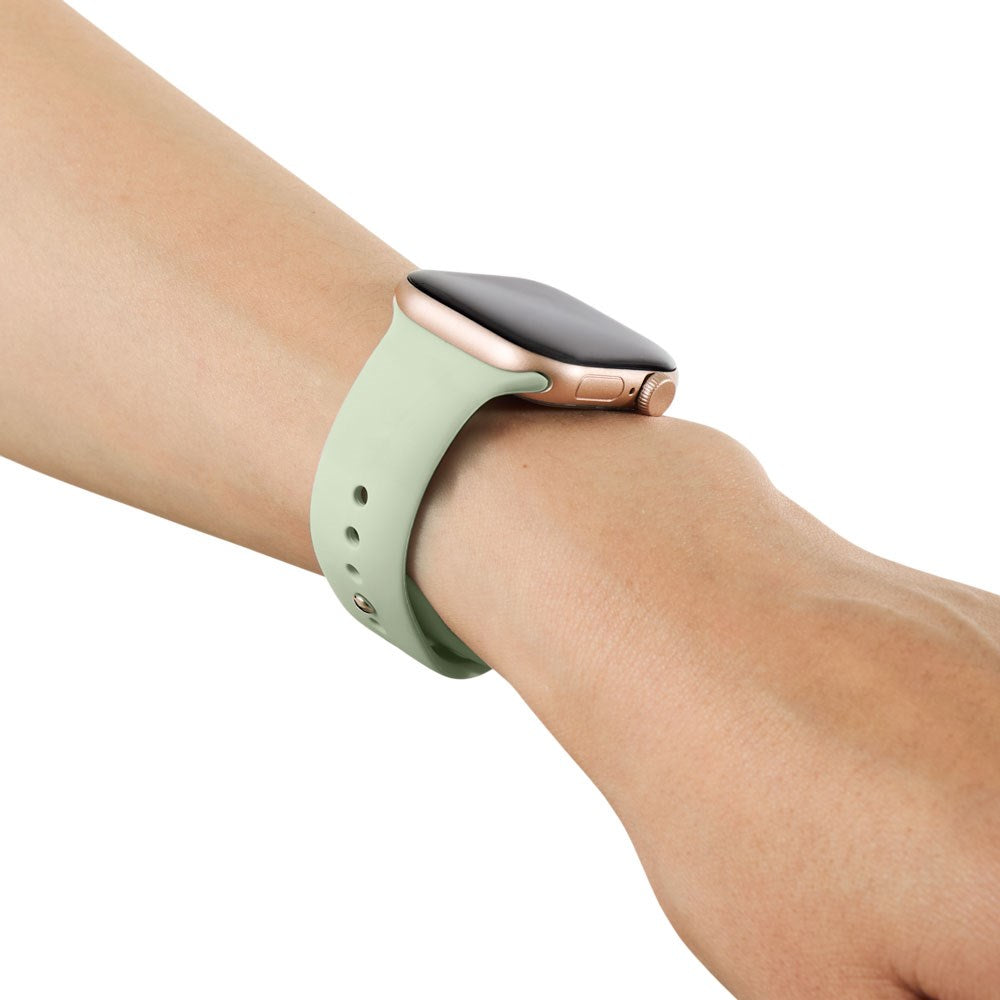 Apple Watch (42/44/SE/45/46/49mm) iDeal of Sweden Silikonerem - Str. S/M - Sage Green