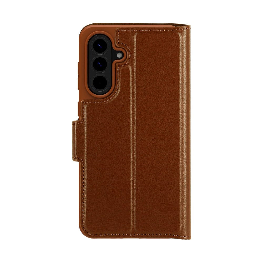 dbramante1928 Samsung Galaxy A56 (5G) Oslo Pro Genanvendt Plastik Flip Cover - Kortholder og Ståfunktion - Brun