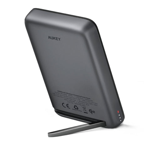 Aukey MagFusion Powerbank - 10.000mAh - Trådløs Opladning - Ståfunktion - MagSafe / Qi2 Kompatibel - Grå