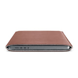 MacBook Pro 16" M4 / M3 / M2 / M1 (2024 - 2021) Woolnut Sleeve - 27.5 x 37.5 cm - Ægte Læder - Brun