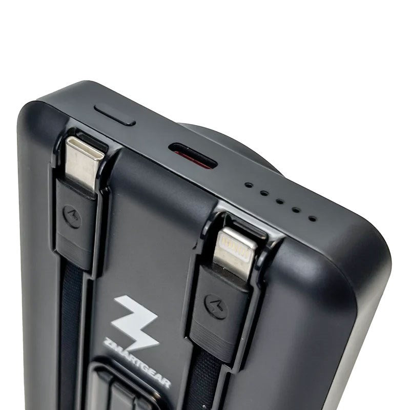 Zmartgear 6-i-1 18W Powerbank Pro med 10.00mAh - Trådløs Opladning - Indbygget USB-C / Lightning Kabel - Ståfunktion - Sort